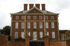 Winslow Hall, 1700: an exemplar of Queen Anne style