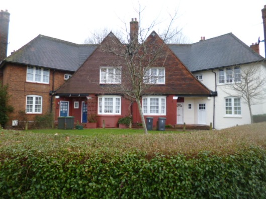 Houses on the Risley Avenue and Awlfield Avenue junction: a 'butterfly junction' of the type pioneered in Letchworth Garden City