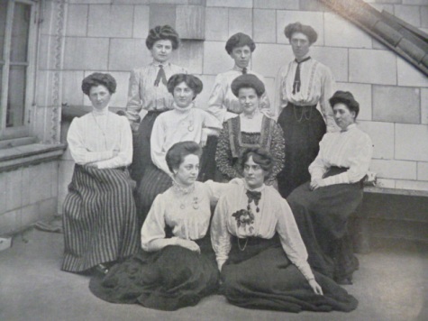 The ladies of the Metropolitan Water Board Staff Association, photographed in 1909 © Bishopsgate Institute