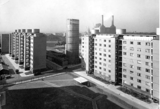 An early photo of the Estate showing the accumulator tower with Battersea Power Station in the background