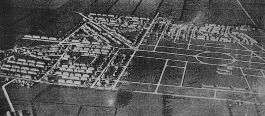 Aerial view, 1933.  Greenwood Avenue runs through the centre of the image; earlier development around the Avenues and York Road to the left