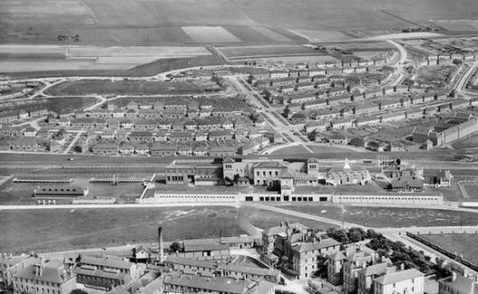 Brighton Racecourse and the Whitehawk housing estate under construction, Brighton, 1933 (Britain from Above) © English Heritage EPW041370