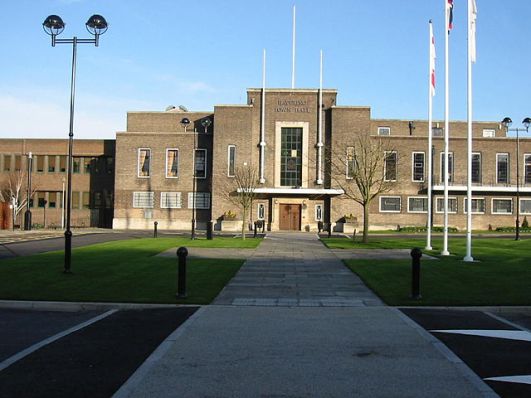 havering_town_hall_london-mrsc-wikimedia-commons